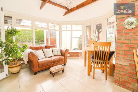 4 bedroom Detached house for sale in Top Road, Little Cawthorpe, LN11