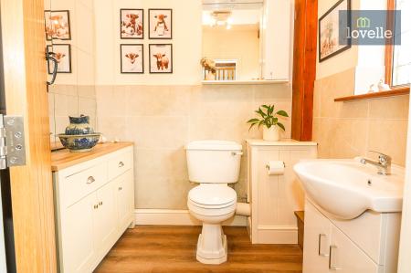 4 bedroom Detached house for sale in Top Road, Little Cawthorpe, LN11