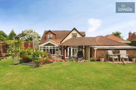 4 bedroom Detached house for sale in Top Road, Little Cawthorpe, LN11