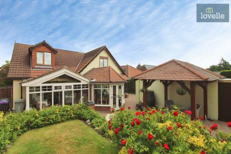 4 bedroom Detached house for sale in Top Road, Little Cawthorpe, LN11