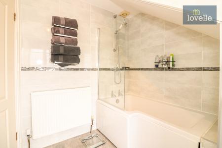 4 bedroom Detached house for sale in Top Road, Little Cawthorpe, LN11