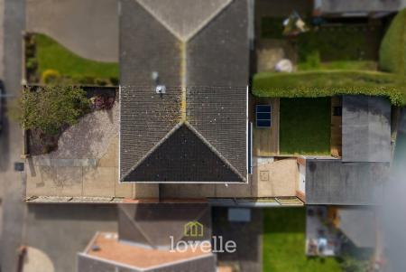 3 bedroom Semi-detached house for sale in Birkdale, Waltham, DN37