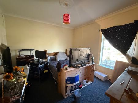 3 bedroom Terraced House for sale in Castle Street, Grimsby, DN32