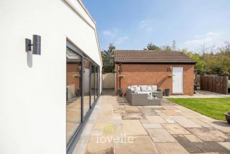 4 bedroom Detached house for sale in Cheapside, Waltham, DN37