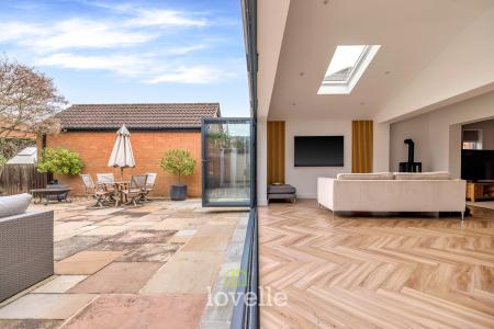 4 bedroom Detached house for sale in Cheapside, Waltham, DN37