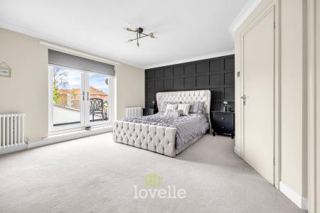 4 bedroom Detached house for sale in Cheapside, Waltham, DN37