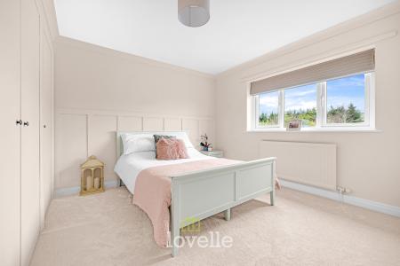 4 bedroom Detached house for sale in Cheapside, Waltham, DN37