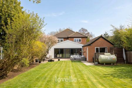 4 bedroom Detached house for sale in Cheapside, Waltham, DN37