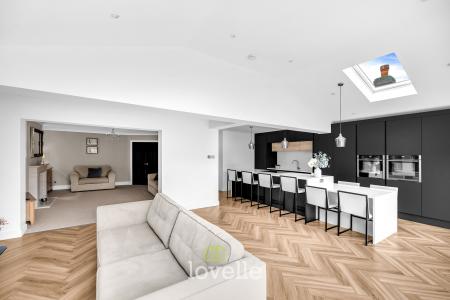 4 bedroom Detached house for sale in Cheapside, Waltham, DN37