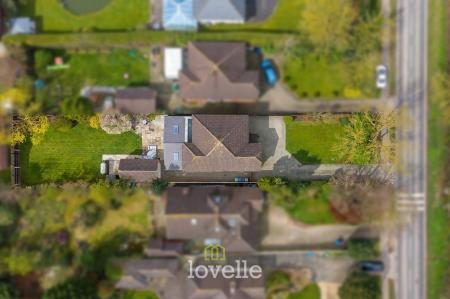 4 bedroom Detached house for sale in Cheapside, Waltham, DN37