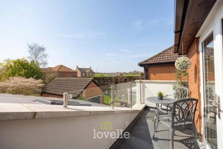 4 bedroom Detached house for sale in Cheapside, Waltham, DN37