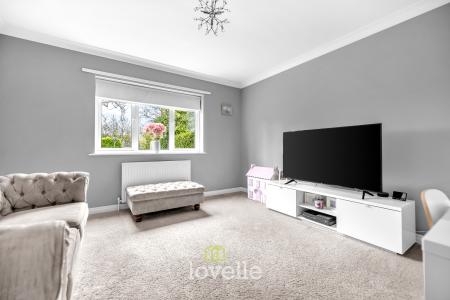 4 bedroom Detached house for sale in Cheapside, Waltham, DN37