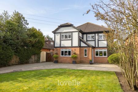 4 bedroom Detached house for sale in Cheapside, Waltham, DN37