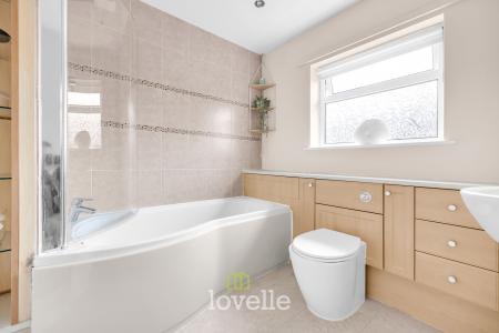 4 bedroom Detached house for sale in Cheapside, Waltham, DN37