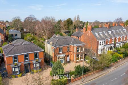 7 bedroom Detached house for sale in Abbey Road, Grimsby, DN32