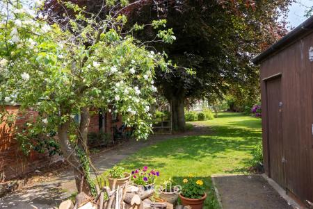 7 bedroom Detached house for sale in Abbey Road, Grimsby, DN32