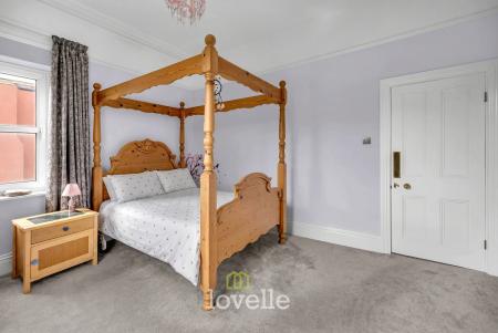 7 bedroom Detached house for sale in Abbey Road, Grimsby, DN32