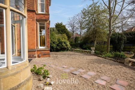 7 bedroom Detached house for sale in Abbey Road, Grimsby, DN32