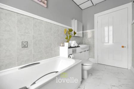 7 bedroom Detached house for sale in Abbey Road, Grimsby, DN32