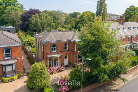 7 bedroom Detached house for sale in Abbey Road, Grimsby, DN32