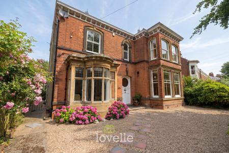 7 bedroom Detached house for sale in Abbey Road, Grimsby, DN32