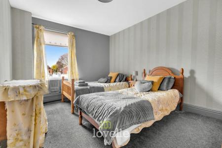 4 bedroom Terraced House for sale in Sackville Street, Grimsby, DN34