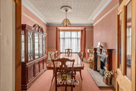 4 bedroom Terraced House for sale in Sackville Street, Grimsby, DN34