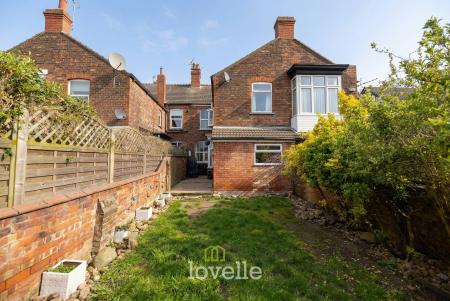 4 bedroom Terraced House for sale in Sackville Street, Grimsby, DN34