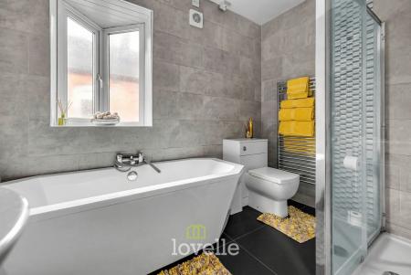 4 bedroom Terraced House for sale in Sackville Street, Grimsby, DN34