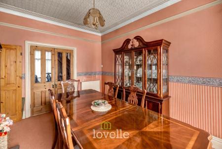 4 bedroom Terraced House for sale in Sackville Street, Grimsby, DN34