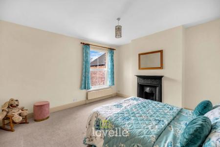 4 bedroom Terraced House for sale in Sackville Street, Grimsby, DN34