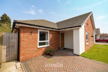 2 bedroom Semi-detached bungalow for sale in The Cedars, Grimsby, DN34