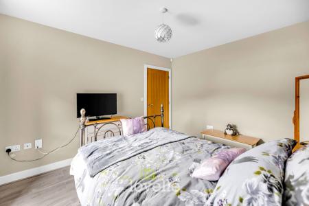 2 bedroom Semi-detached bungalow for sale in The Cedars, Grimsby, DN34