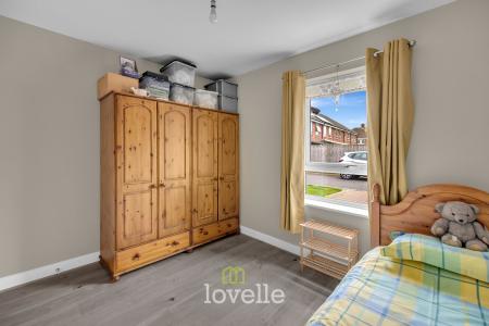 2 bedroom Semi-detached bungalow for sale in The Cedars, Grimsby, DN34