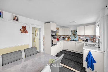 3 bedroom Terraced House for sale in Buttermere Way, Grimsby, DN32