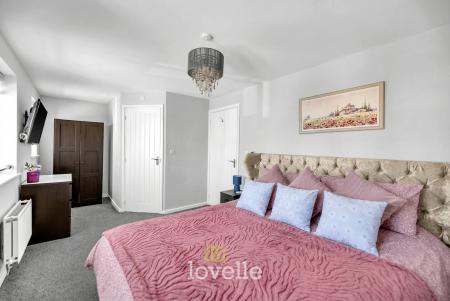 3 bedroom Semi-detached house for sale in Buttercup Way, Scartho Top, Grimsby, DN33