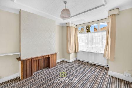 3 bedroom Terraced House for sale in Chelmsford Avenue, Grimsby, DN34