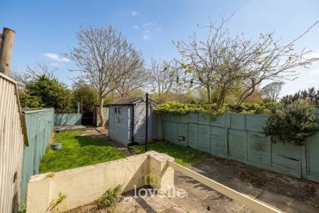 3 bedroom Terraced House for sale in Chelmsford Avenue, Grimsby, DN34