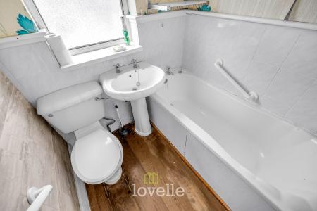 3 bedroom Terraced House for sale in Chelmsford Avenue, Grimsby, DN34