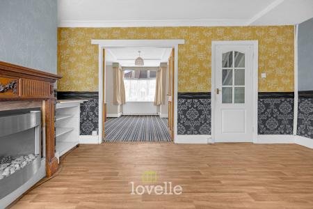 3 bedroom Terraced House for sale in Chelmsford Avenue, Grimsby, DN34