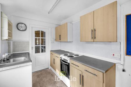 3 bedroom Terraced House for sale in Chelmsford Avenue, Grimsby, DN34