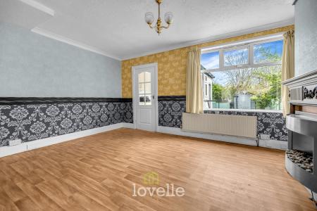 3 bedroom Terraced House for sale in Chelmsford Avenue, Grimsby, DN34