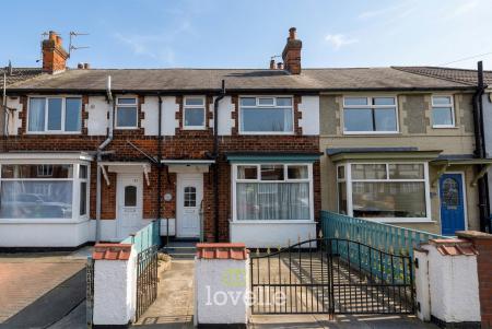 3 bedroom Terraced House for sale in Chelmsford Avenue, Grimsby, DN34