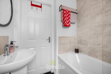 2 bedroom Semi-detached house for sale in Alexandra Close, Grimsby, DN31