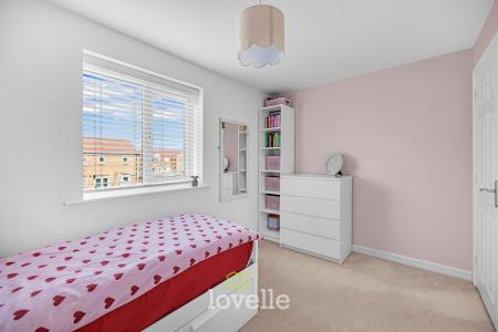 2 bedroom Semi-detached house for sale in Alexandra Close, Grimsby, DN31