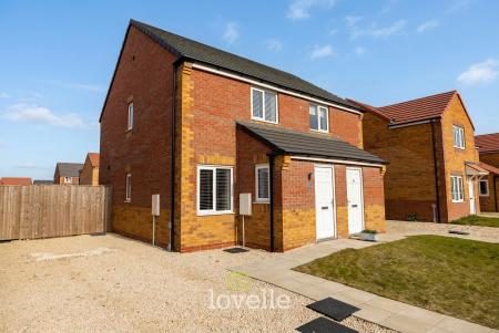 2 bedroom Semi-detached house for sale in Alexandra Close, Grimsby, DN31