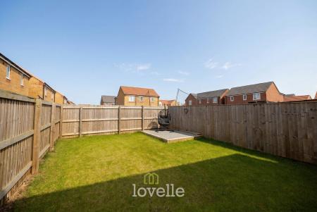 2 bedroom Semi-detached house for sale in Alexandra Close, Grimsby, DN31