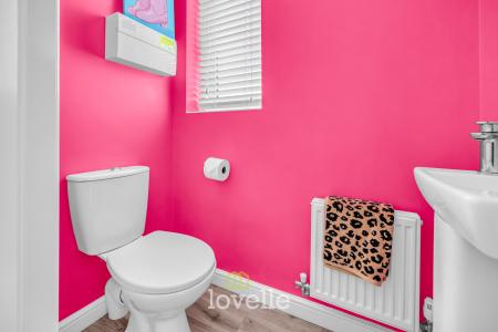 2 bedroom Semi-detached house for sale in Alexandra Close, Grimsby, DN31