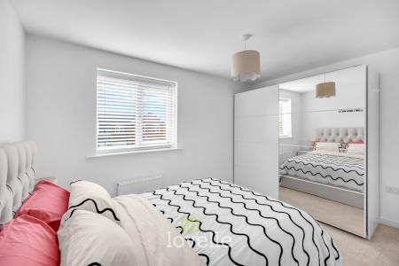 2 bedroom Semi-detached house for sale in Alexandra Close, Grimsby, DN31