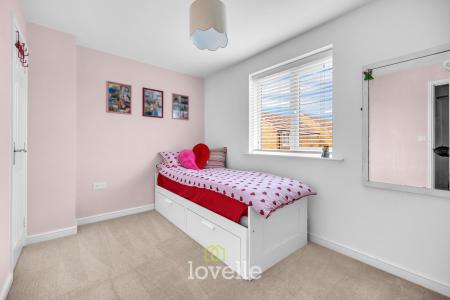 2 bedroom Semi-detached house for sale in Alexandra Close, Grimsby, DN31